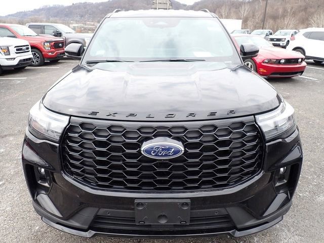 Certified 2025 Ford Explorer ST-Line image 8