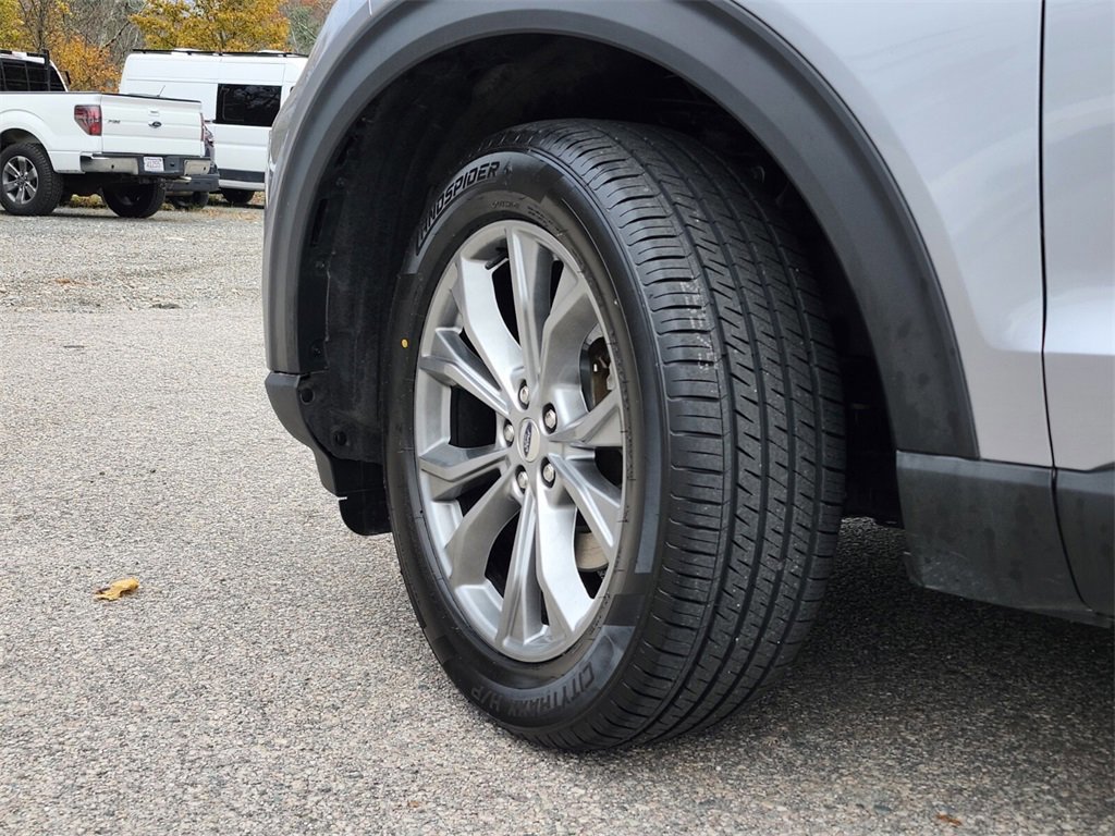 Certified 2022 Ford Explorer XLT w/ Equipment Group 202A image 32