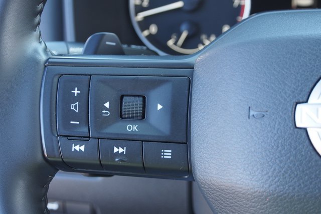 Used 2025 Nissan Rogue SV FWD image 23