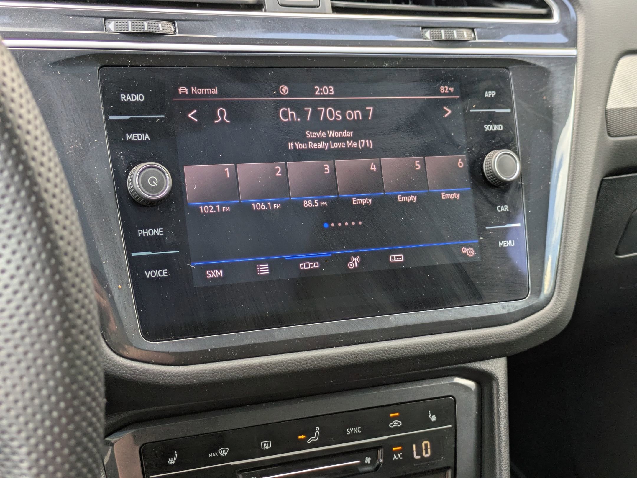 Used 2024 Volkswagen Tiguan SE R-Line image 19