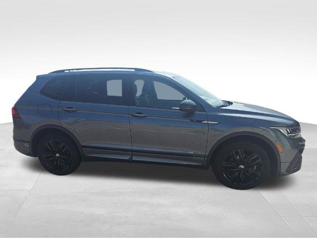Used 2022 Volkswagen Tiguan SE R-Line AWD/4WD image 4