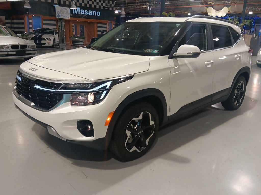 Used 2025 Kia Seltos EX w/ EX Sunroof Package AWD/4WD image 9