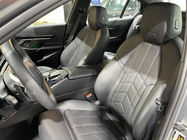 Used 2024 BMW 530i xDrive w/ Premium Package AWD/4WD image 19