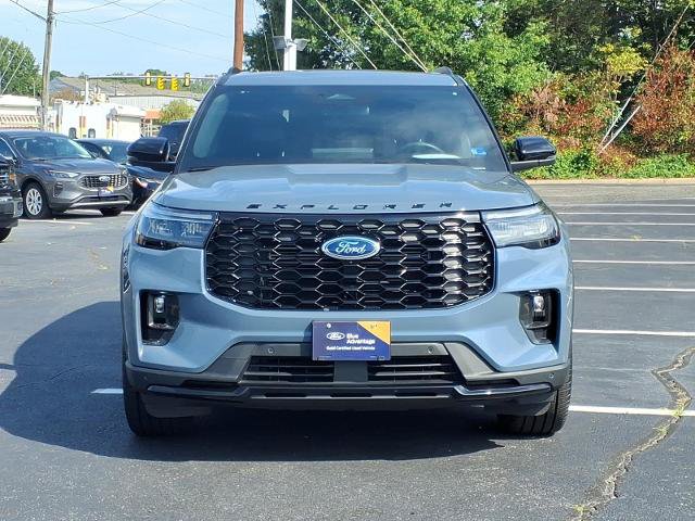 Certified 2025 Ford Explorer ST-Line w/ Premium Package AWD/4WD image 6