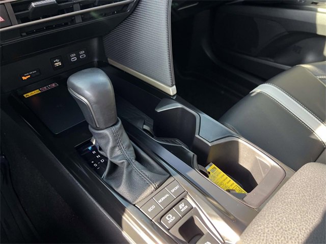 Used 2025 Toyota Camry SE w/ Convenience Package image 22
