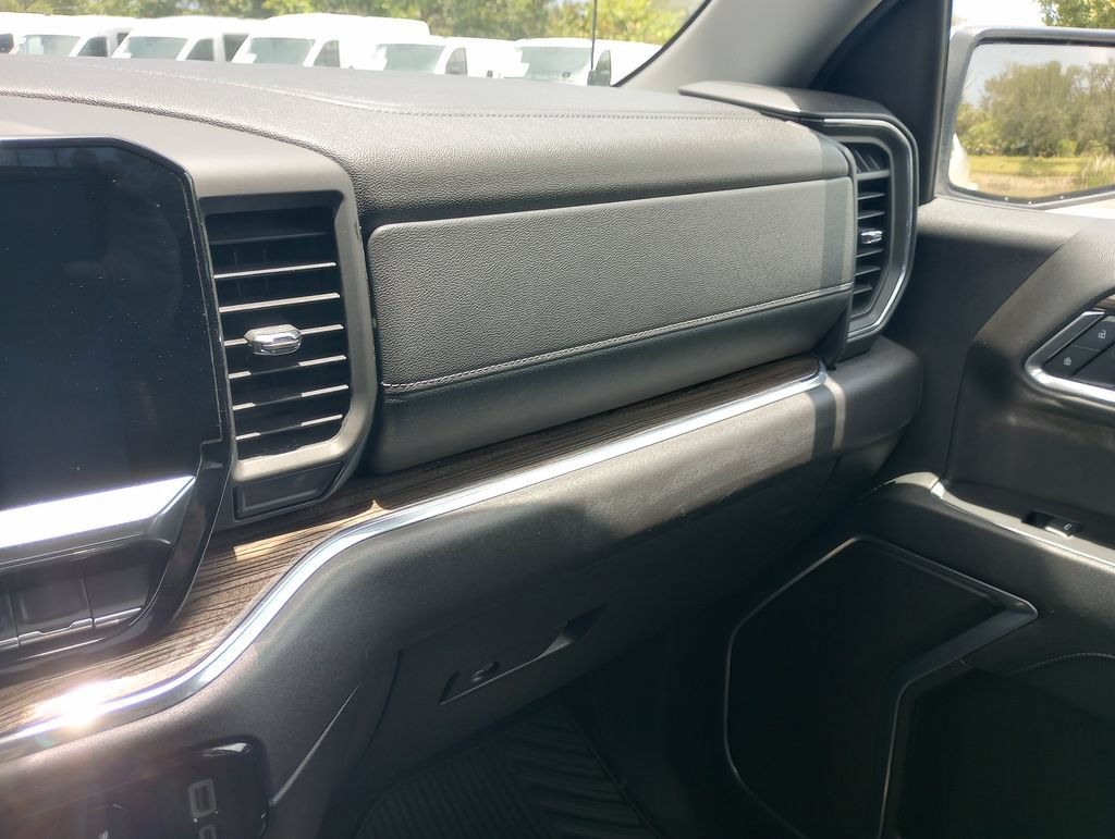 Used 2025 Chevrolet Silverado 1500 LT RWD image 22