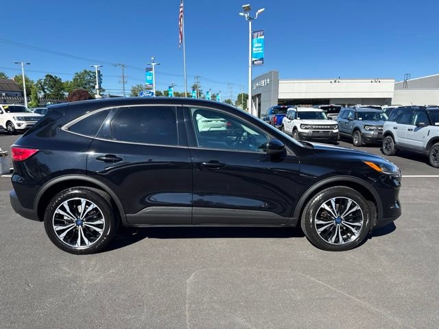 Certified 2022 Ford Escape SE w/ SE Sport Appearance Package AWD/4WD image 11