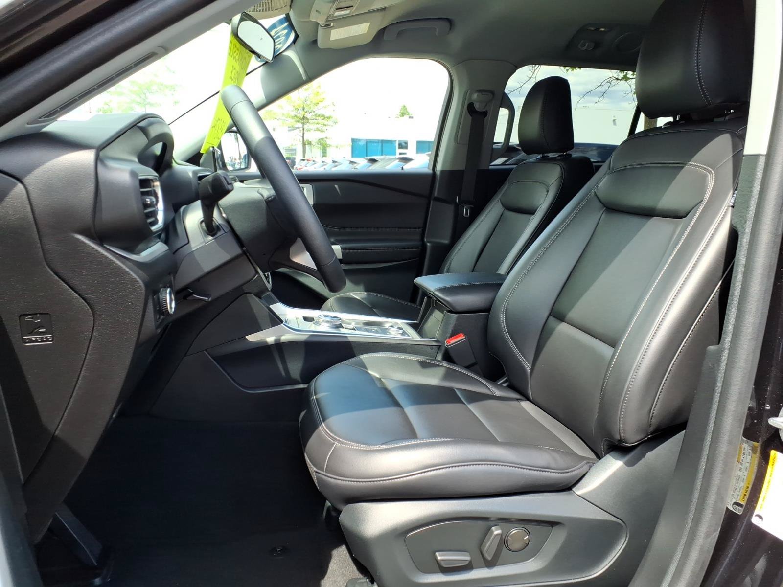 Certified 2024 Ford Explorer XLT w/ Equipment Group 202A AWD/4WD image 17