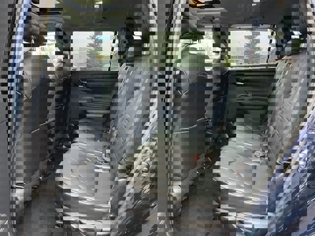 Used 2020 Toyota Highlander XLE image 17