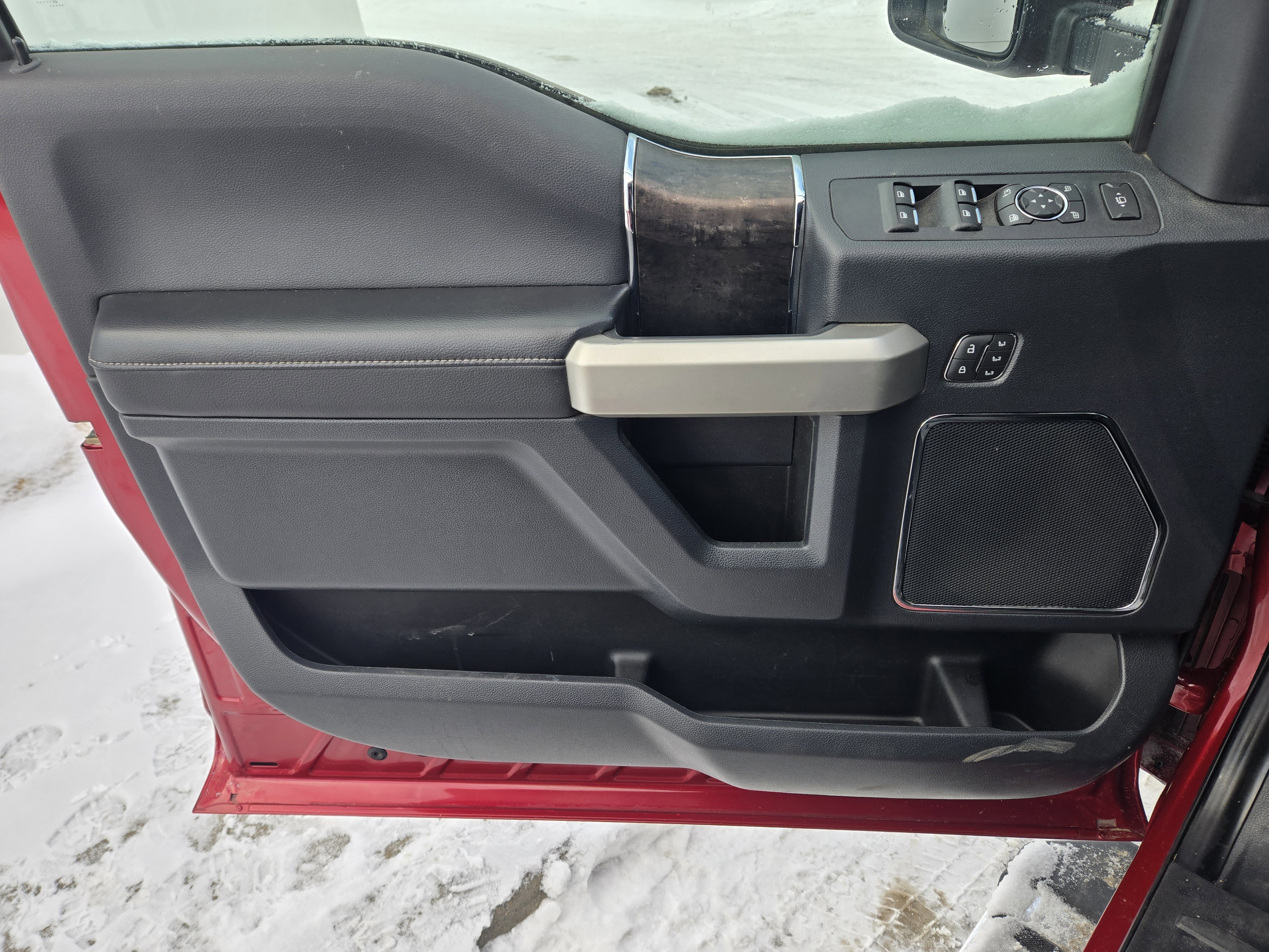 Certified 2022 Ford F350 Lariat w/ Lariat Ultimate Package image 21