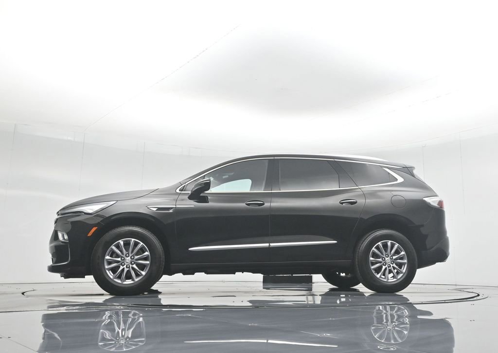 Used 2024 Buick Enclave Premium image 24