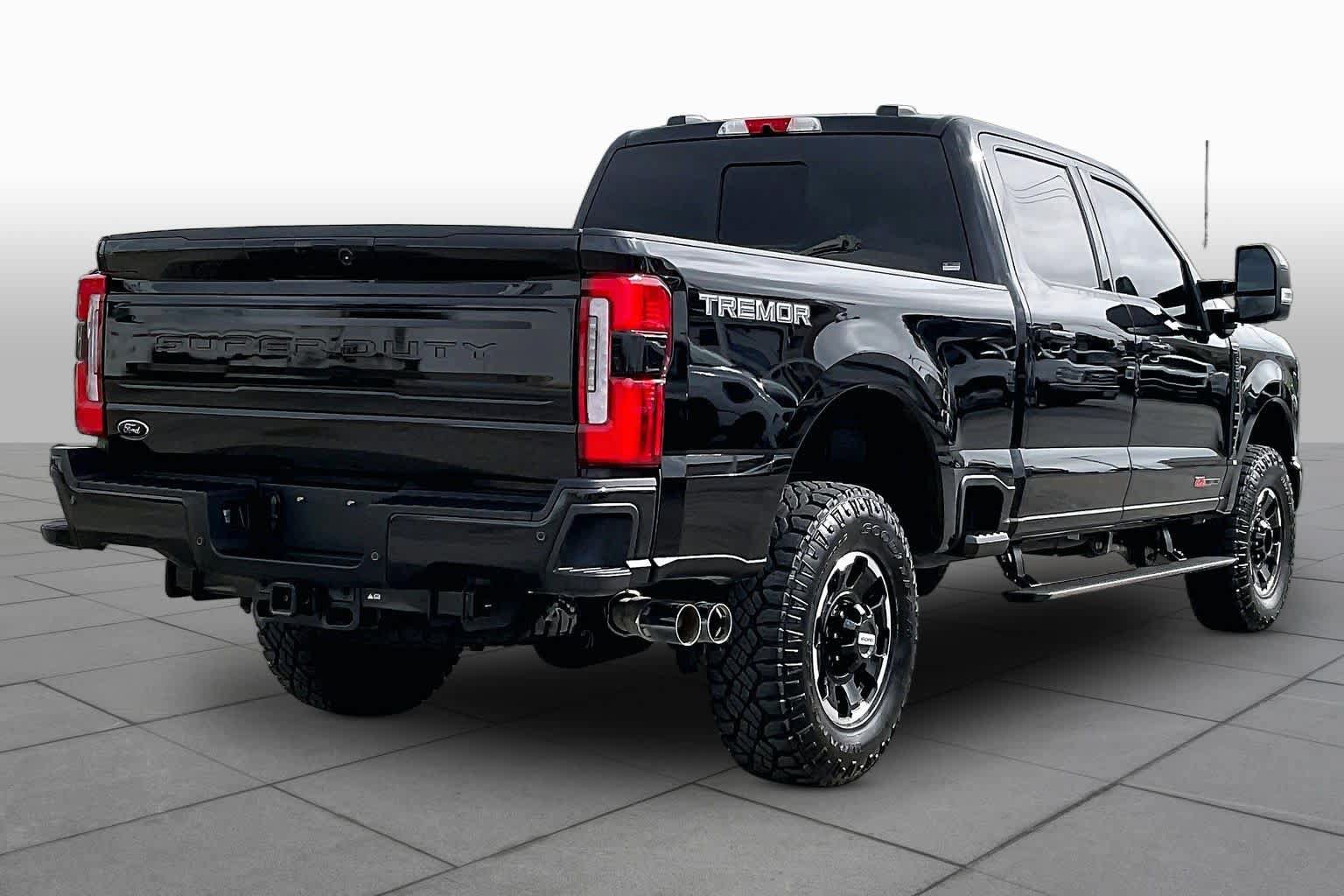 Certified 2025 Ford F250 Platinum w/ Tremor Off-Road Package AWD/4WD image 13