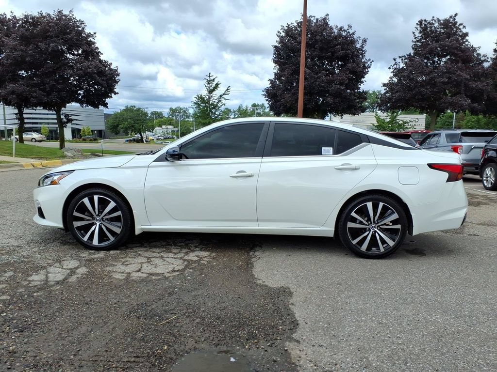 Used 2019 Nissan Altima 2.5 SR w/ SR Premium Package AWD/4WD image 2