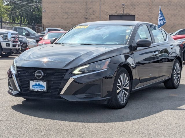 Used 2024 Nissan Altima 2.5 SV FWD image 8