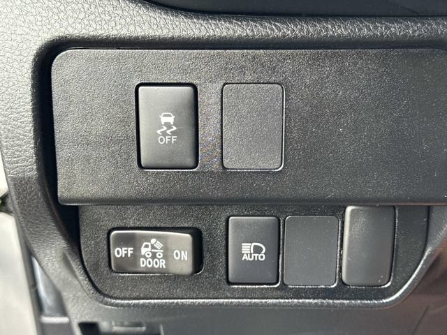 Used 2022 Toyota Tacoma SR AWD/4WD image 18