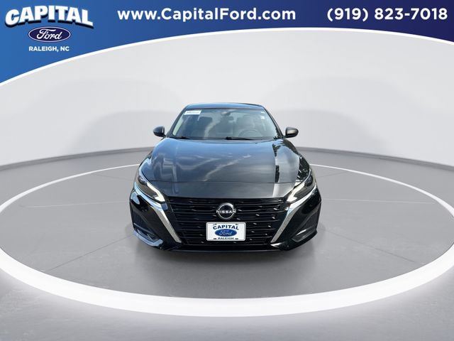 Used 2025 Nissan Altima 2.5 SV FWD image 3