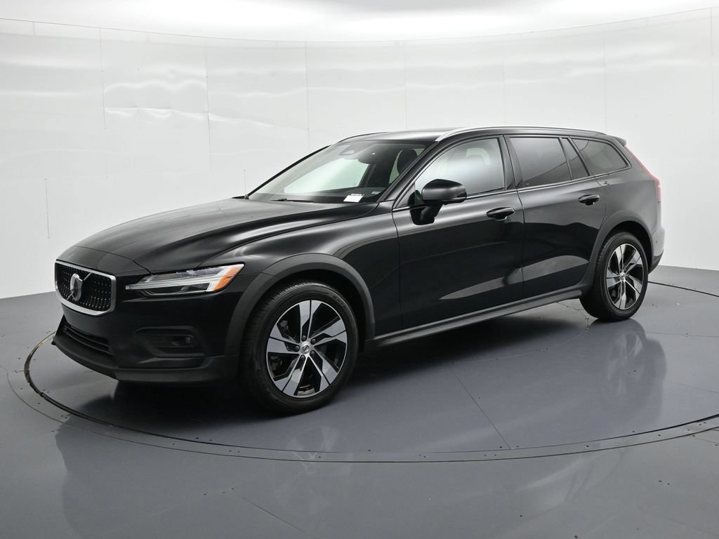 Used 2024 Volvo V60 B5 Cross Country Plus