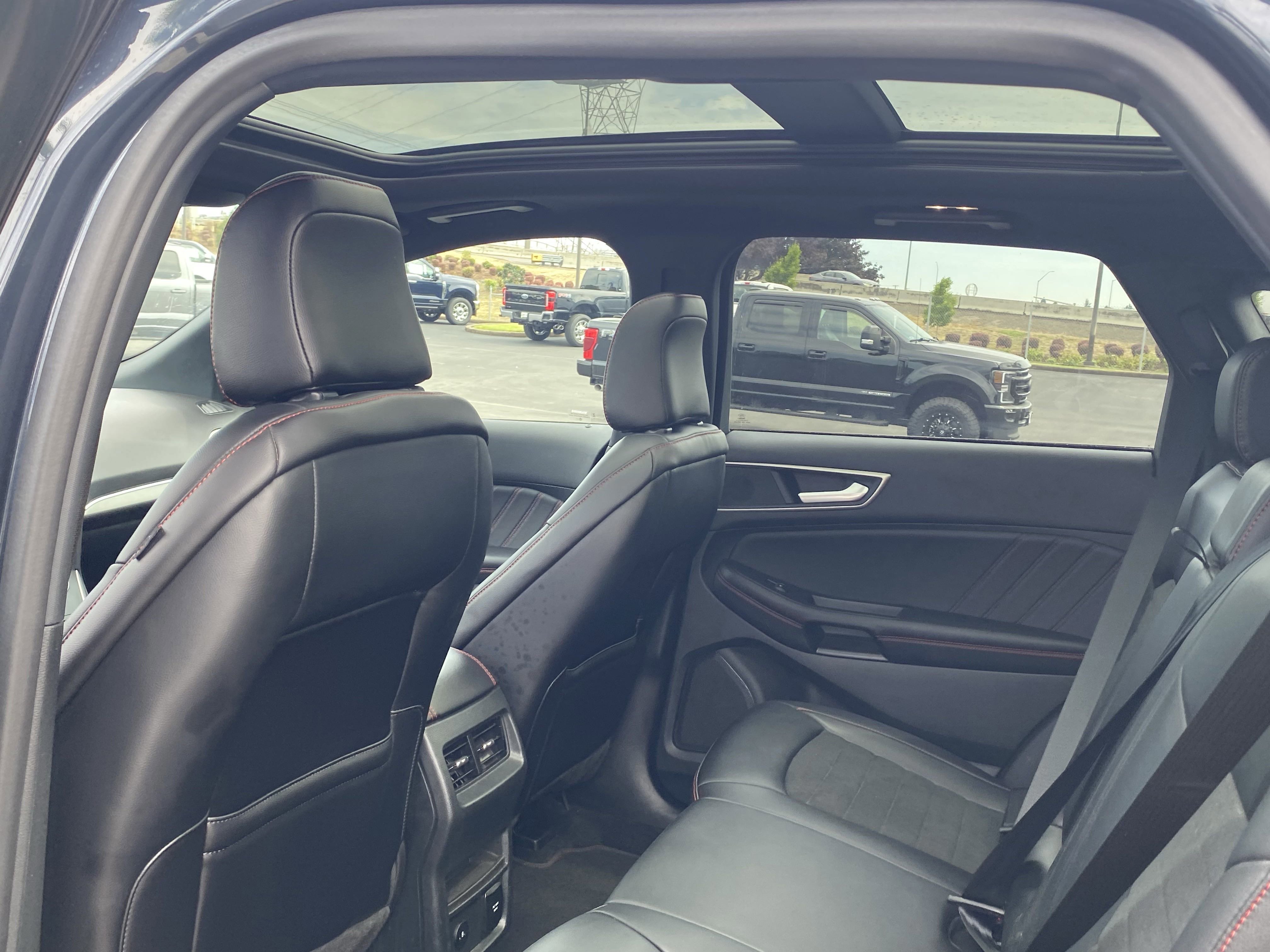 Certified 2023 Ford Edge ST-Line image 12