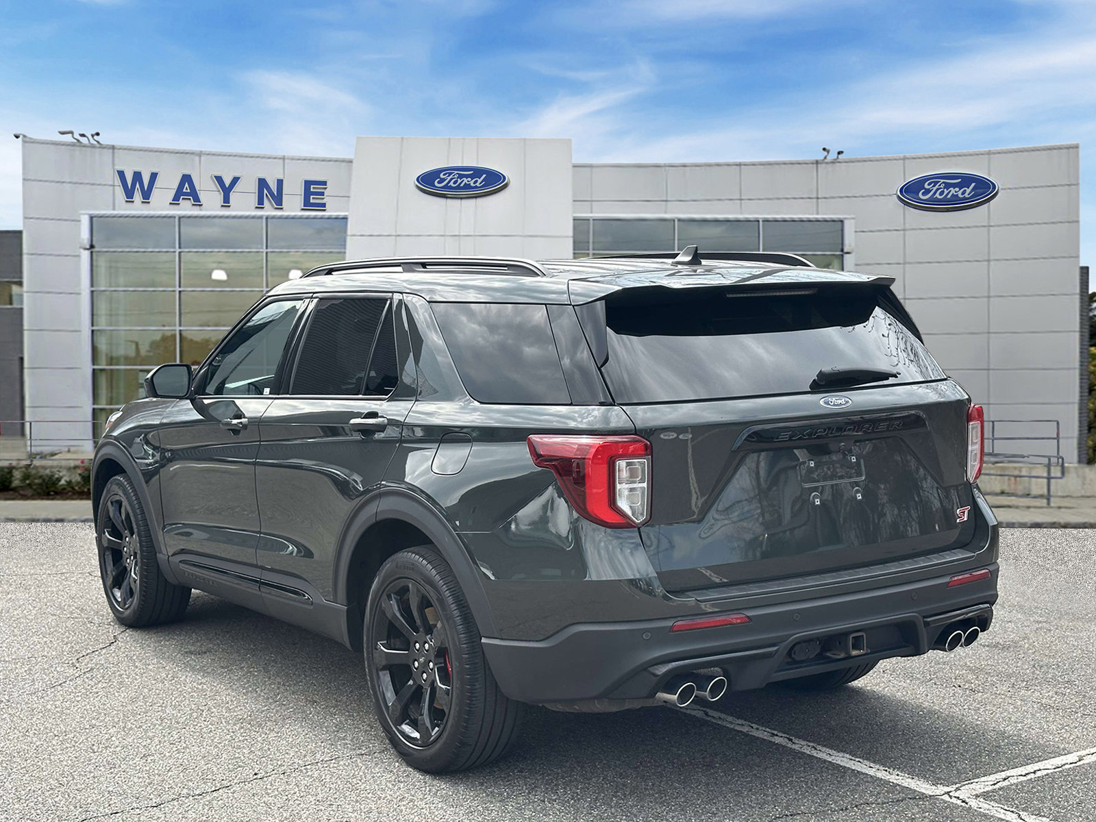 Certified 2022 Ford Explorer ST w/ ST Street Pack image 3