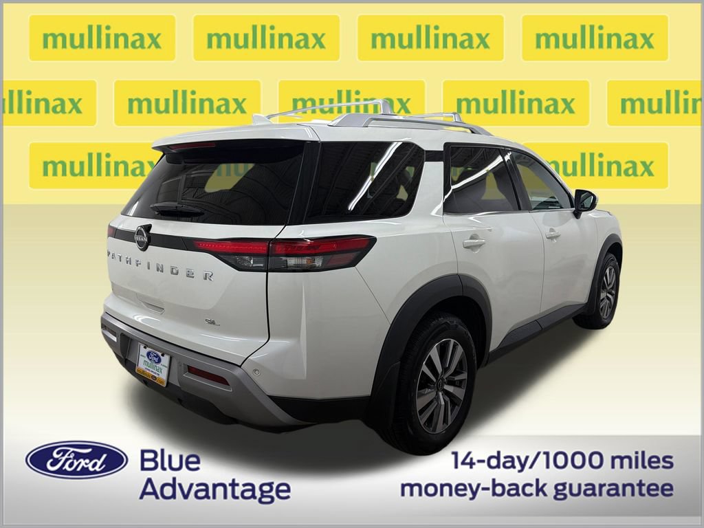 Used 2023 Nissan Pathfinder SL FWD image 3