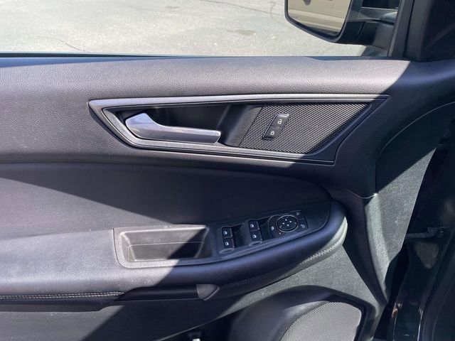 Certified 2022 Ford Edge SE w/ Black Appearance Package image 11