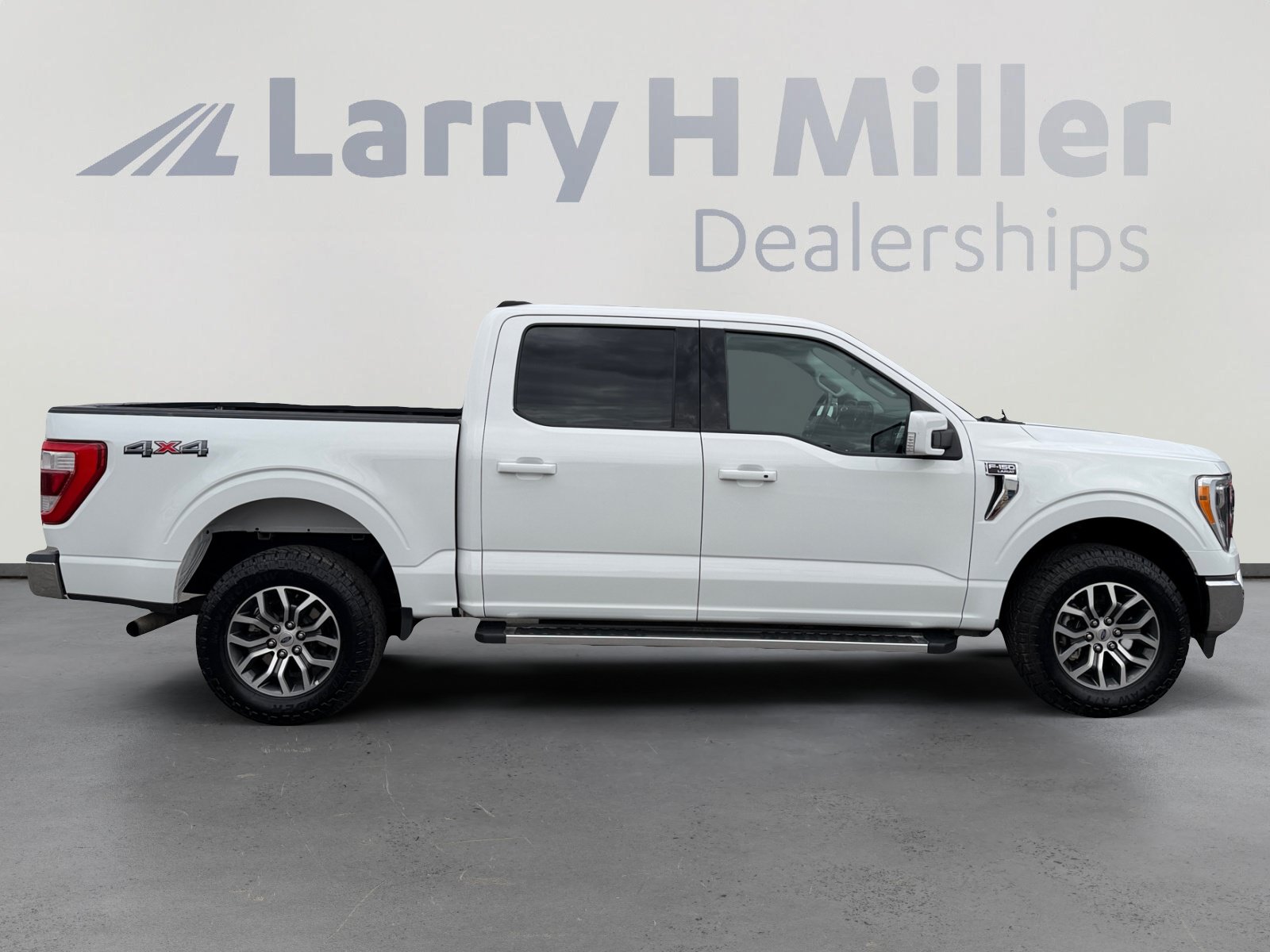 Certified 2022 Ford F150 Lariat w/ Equipment Group 501A Mid AWD/4WD image 6