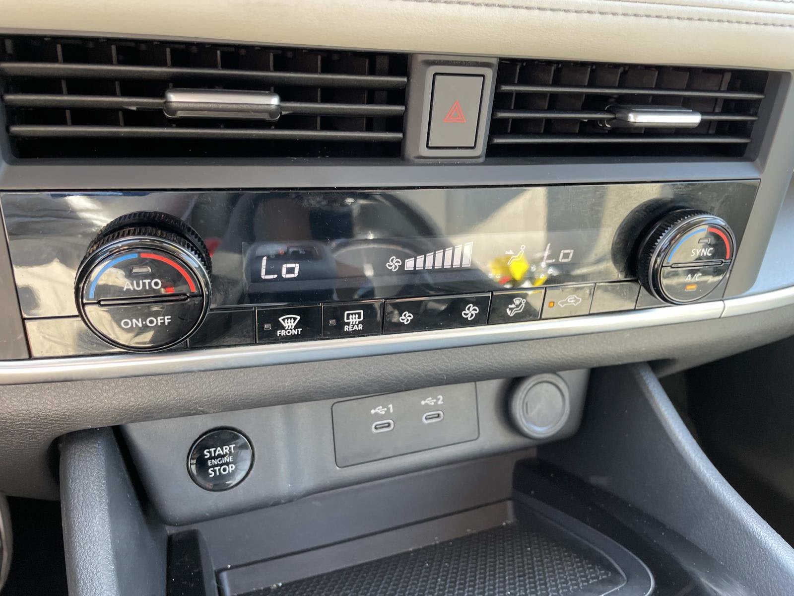 Used 2025 Nissan Rogue SV AWD/4WD image 21