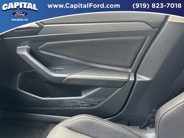 Used 2024 Volkswagen Jetta SE FWD image 28