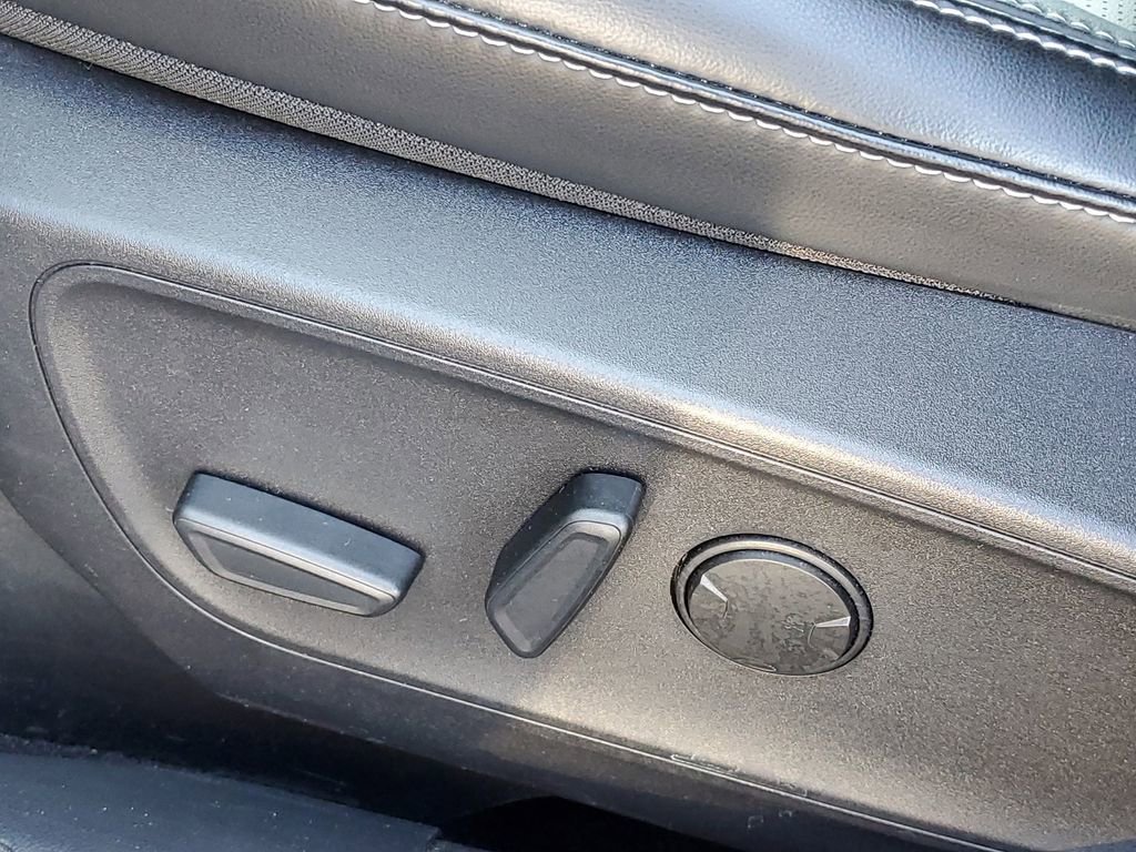Certified 2025 Ford Escape Platinum AWD/4WD image 10