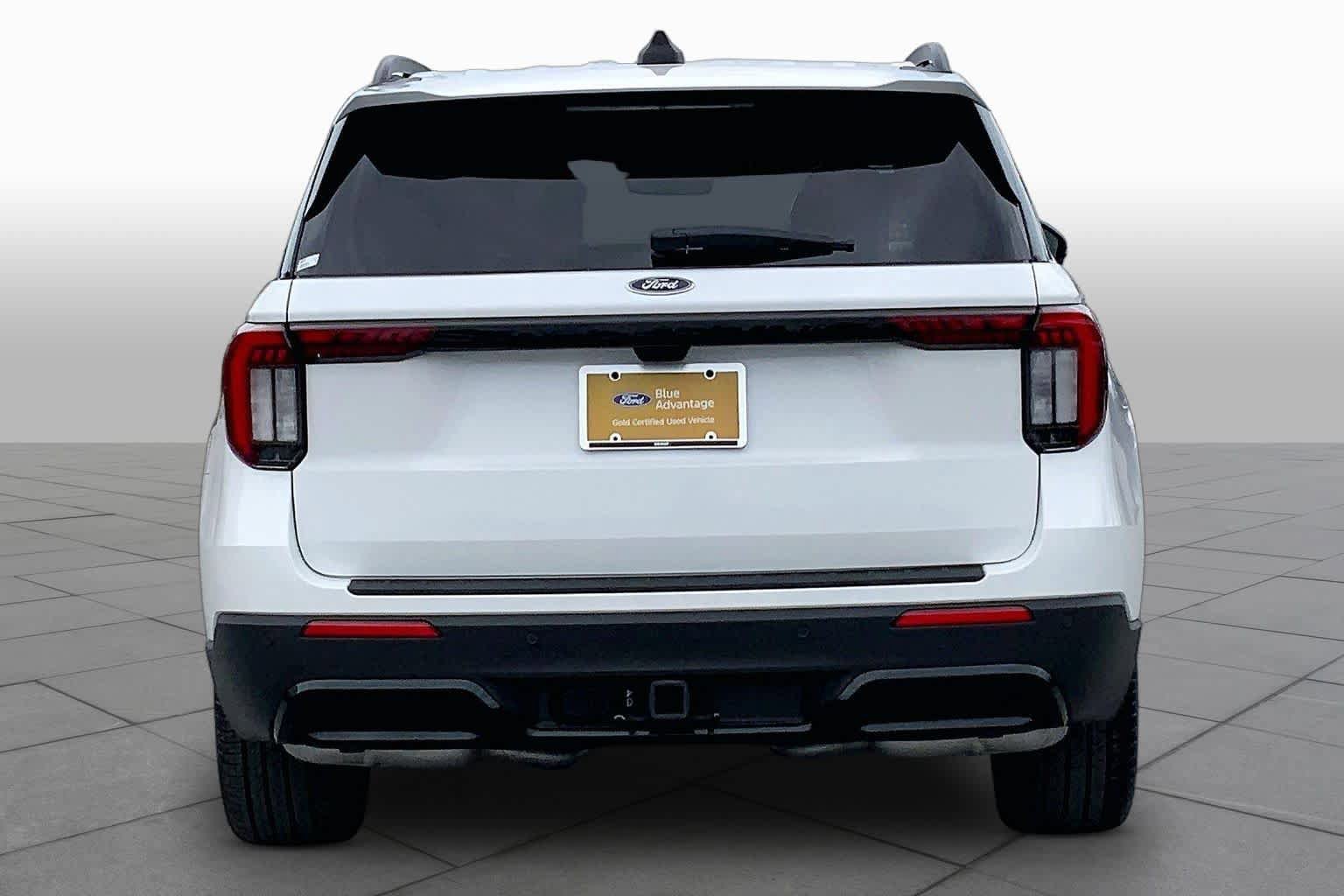 Certified 2025 Ford Explorer ST-Line w/ Premium Package RWD image 5