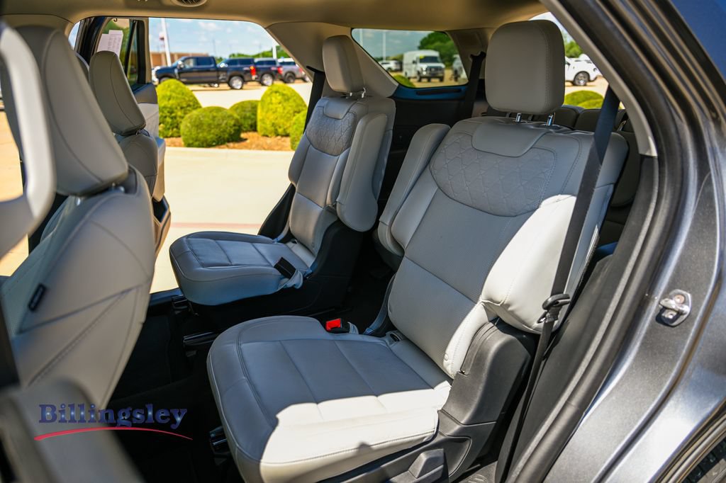 Certified 2025 Ford Explorer Platinum w/ LUX Leather Package AWD/4WD image 11