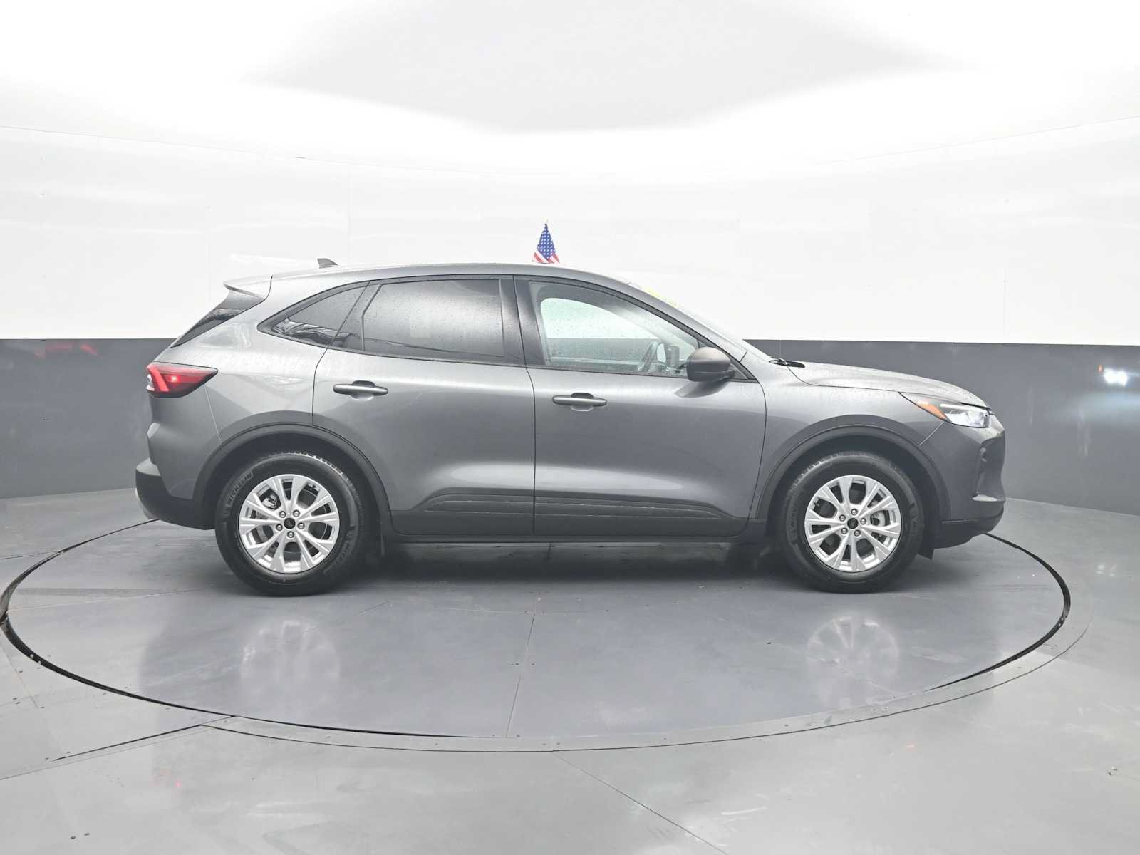 Certified 2025 Ford Escape Active FWD image 9