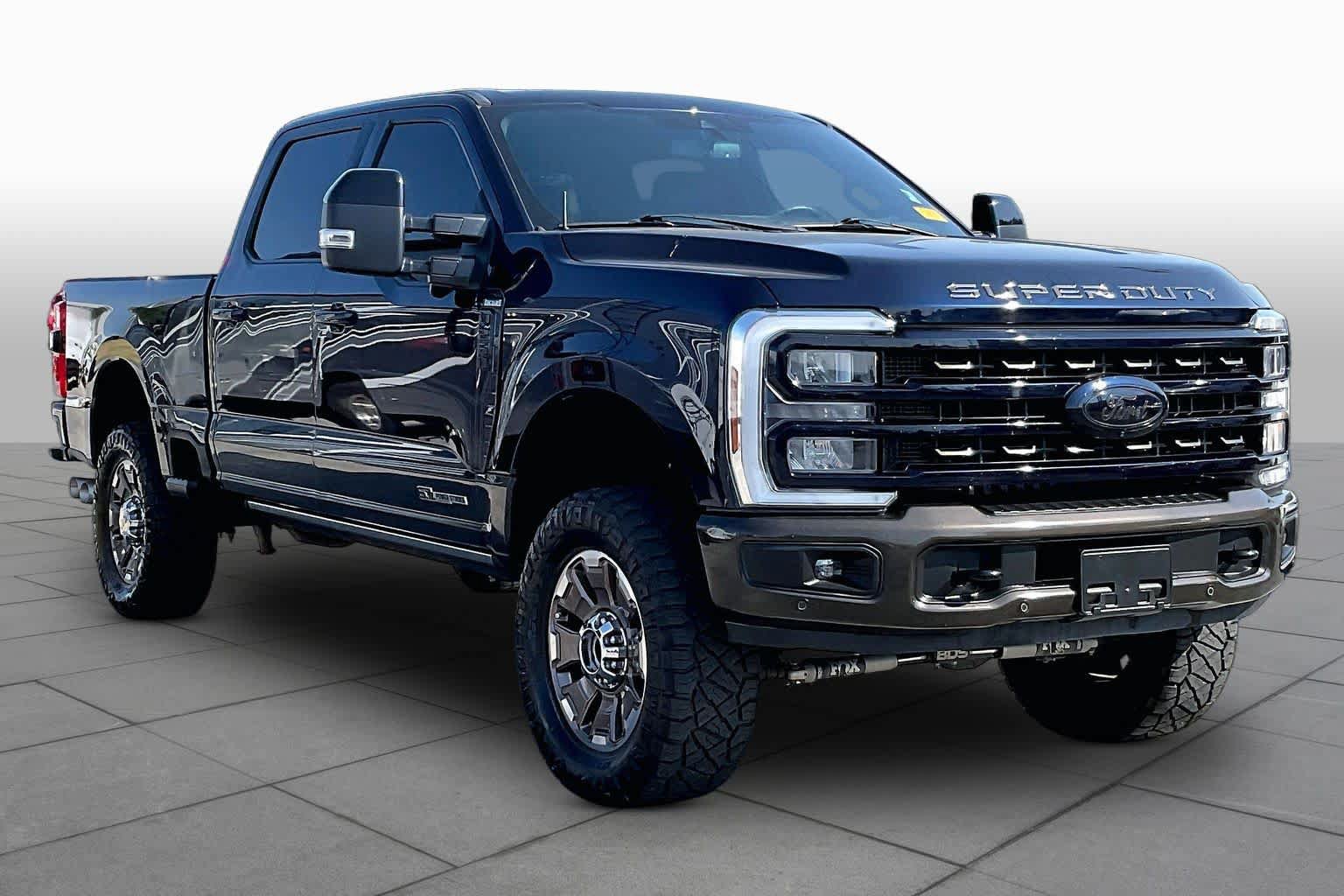 Certified 2024 Ford F250 King Ranch w/ FX4 Off-Road Package AWD/4WD image 3