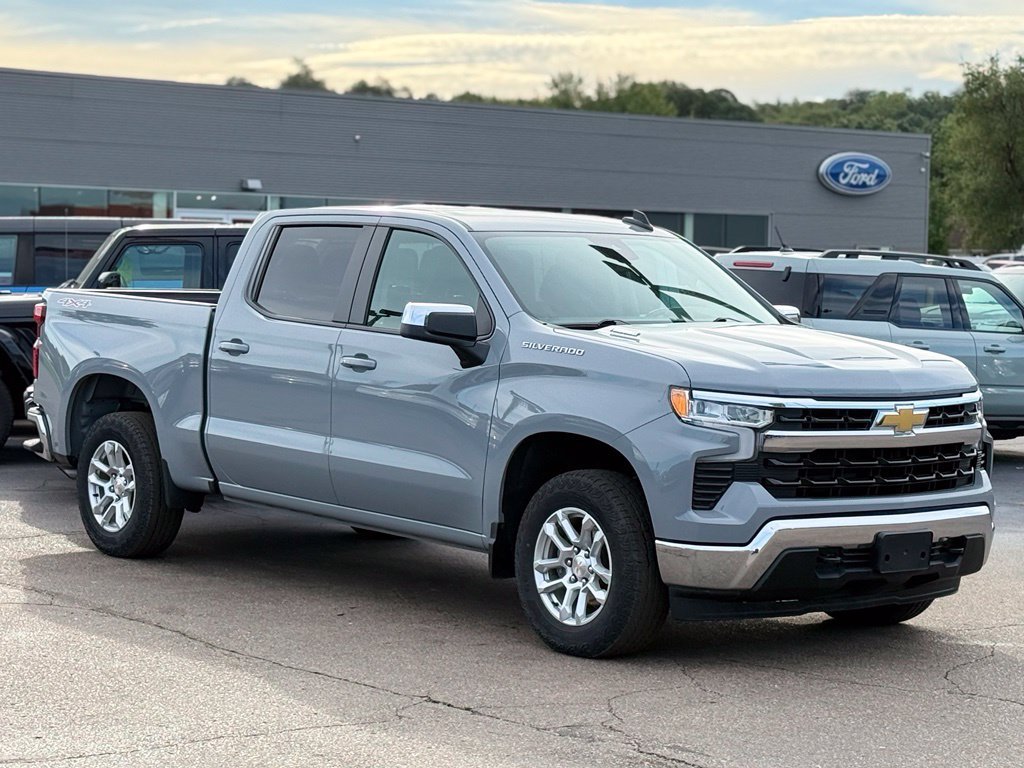 Used 2024 Chevrolet Silverado 1500 LT AWD/4WD image 27