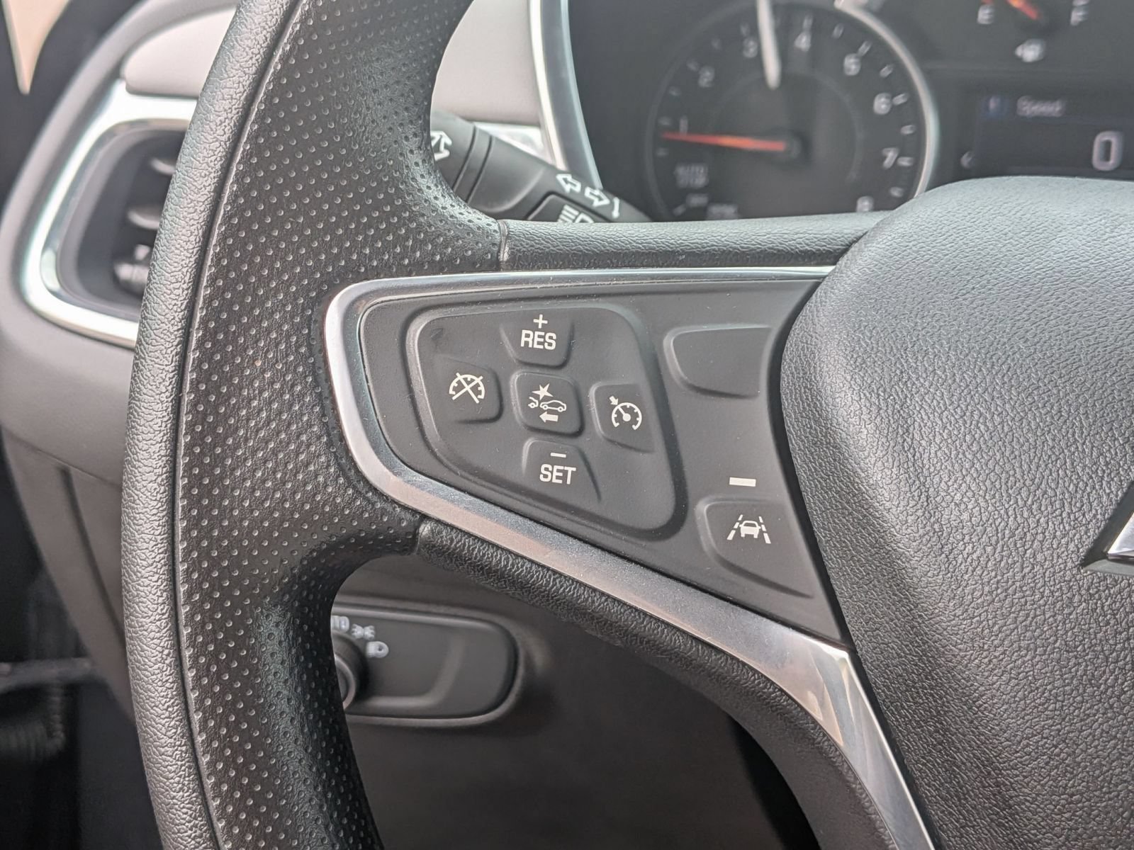 Used 2022 Chevrolet Equinox LS w/ LS Convenience Package FWD image 19