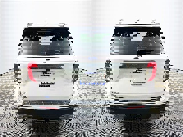 Certified 2022 Ford Explorer XLT w/ Equipment Group 202A image 4