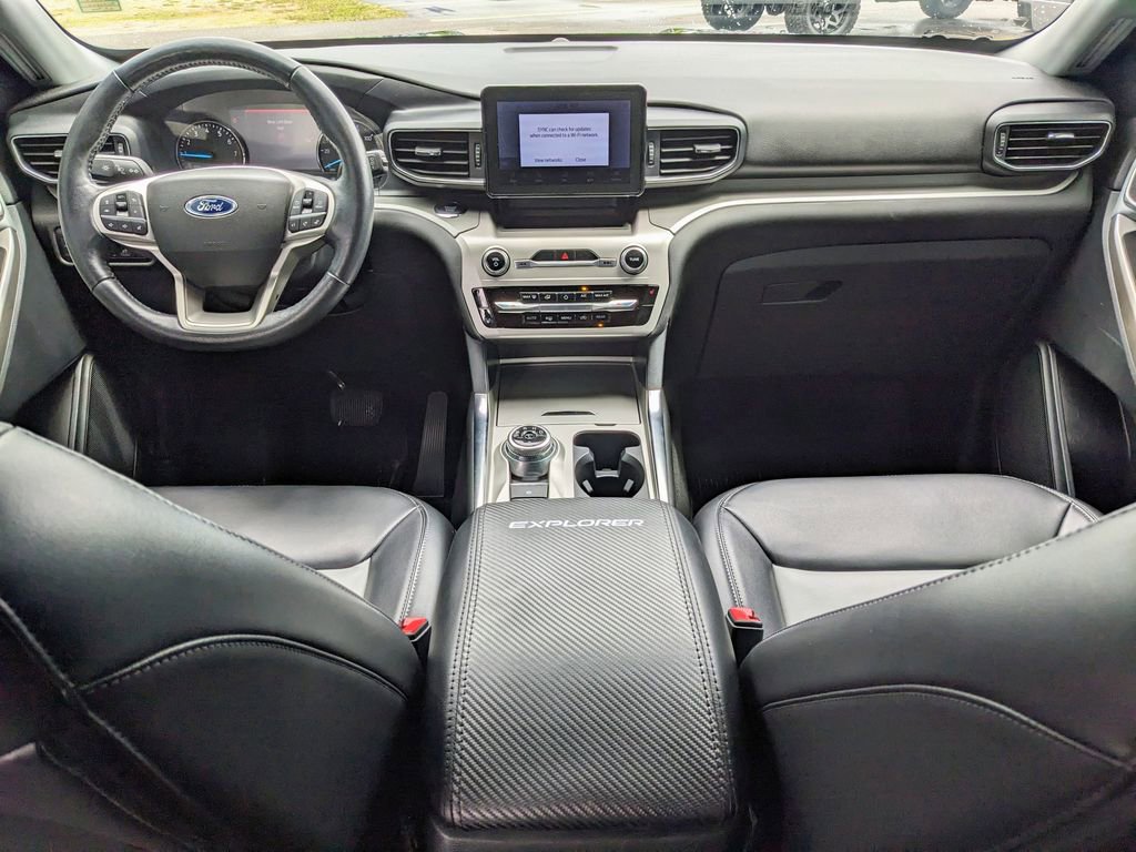 Certified 2022 Ford Explorer XLT w/ Equipment Group 202A image 14