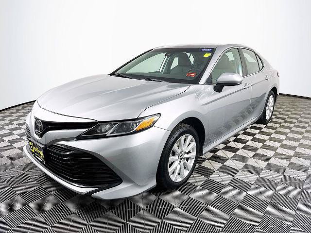 Used 2019 Toyota Camry LE FWD image 3