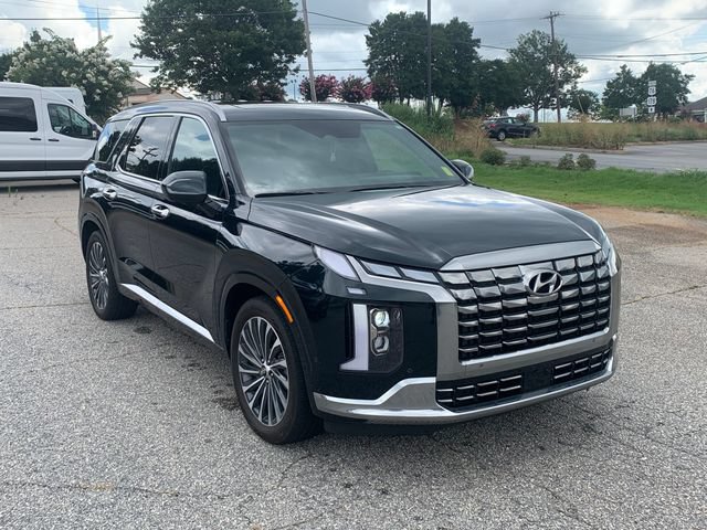 Used 2025 Hyundai Palisade Calligraphy FWD image 3