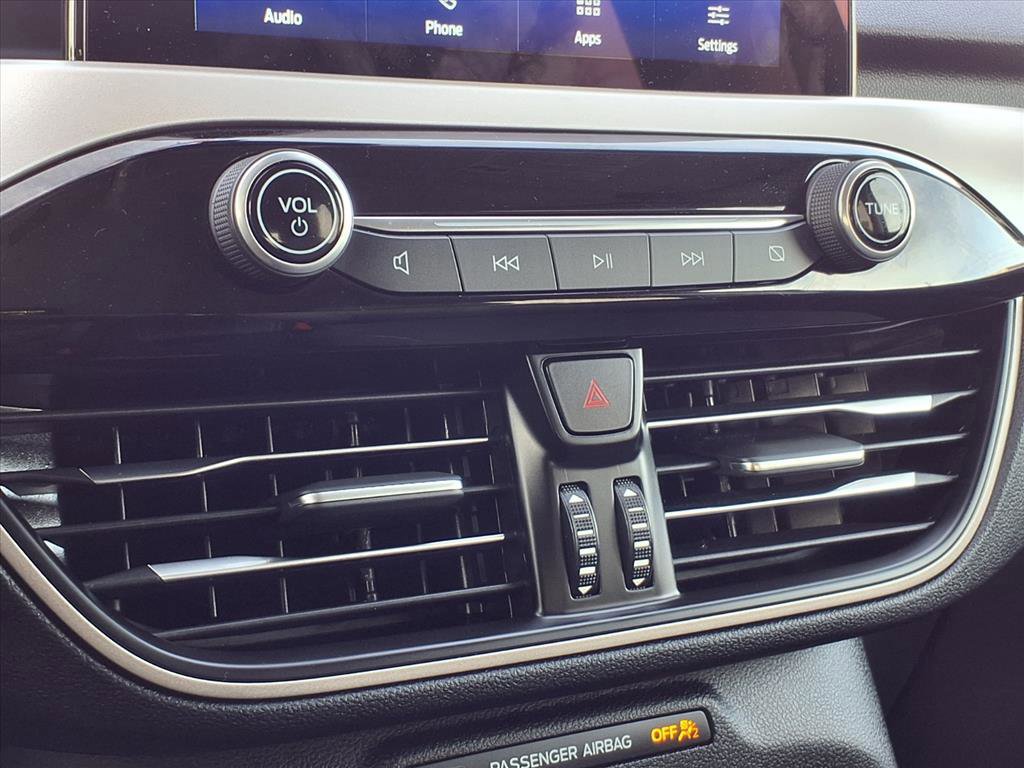 Certified 2022 Ford Escape SE w/ Cold Weather Package image 13