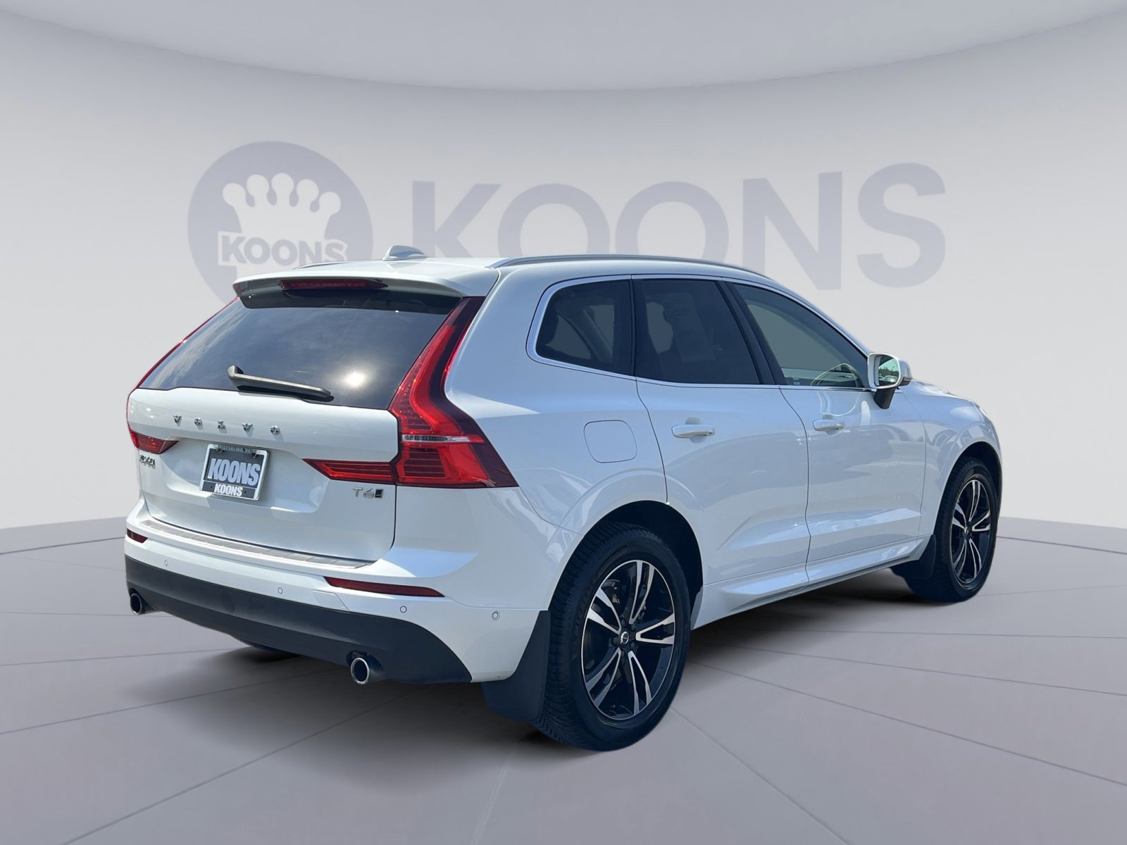 Used 2018 Volvo XC60 T6 Momentum image 5