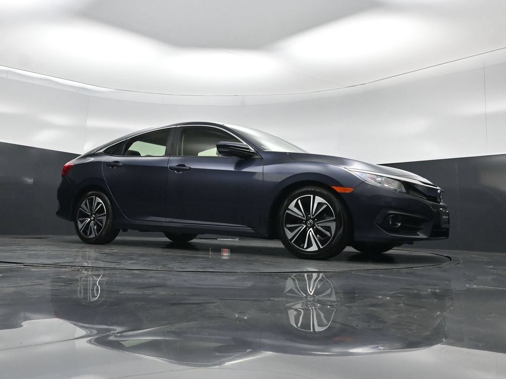 Used 2018 Honda Civic EX-T image 3