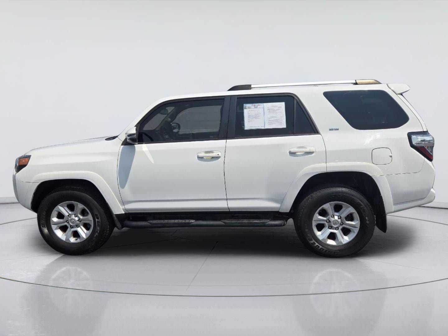 Used 2022 Toyota 4Runner SR5 Premium w/ Moonroof Package AWD/4WD image 5