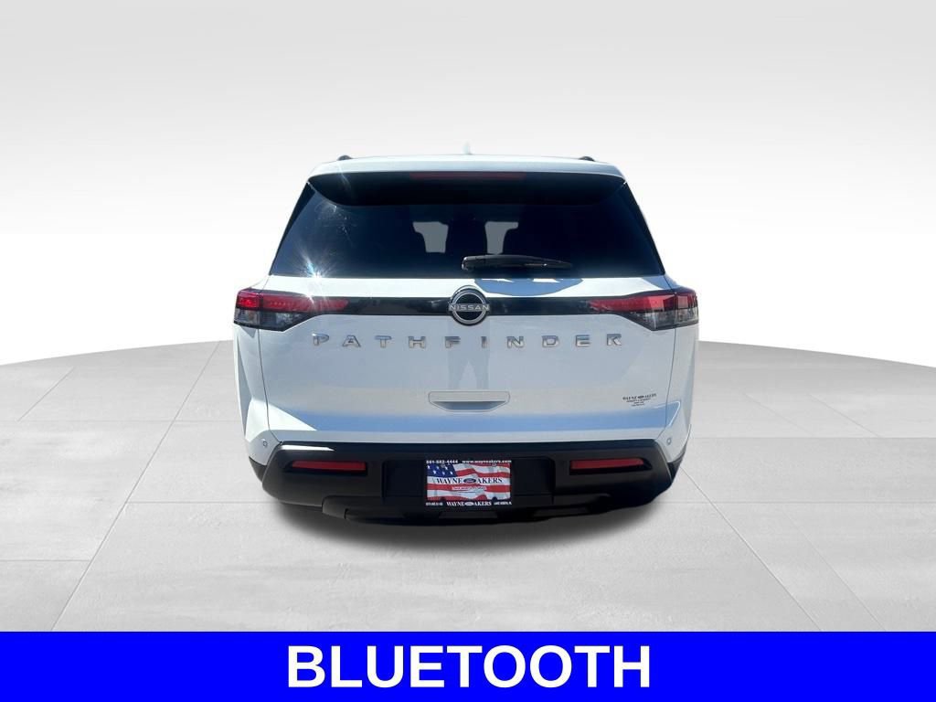 Used 2025 Nissan Pathfinder SV image 4