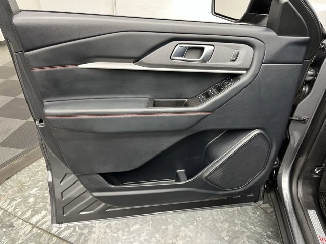 Certified 2025 Ford Explorer ST-Line AWD/4WD image 8