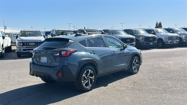 Used 2024 Subaru Crosstrek 2.0i Premium AWD/4WD image 3