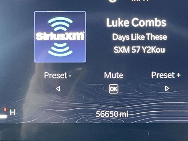 Used 2023 Jeep Grand Cherokee Limited w/ Black Appearance Package image 21