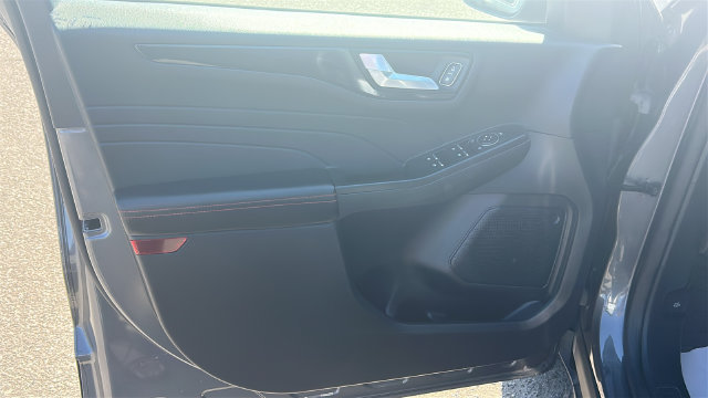 Certified 2025 Ford Escape ST-Line Select AWD/4WD image 16