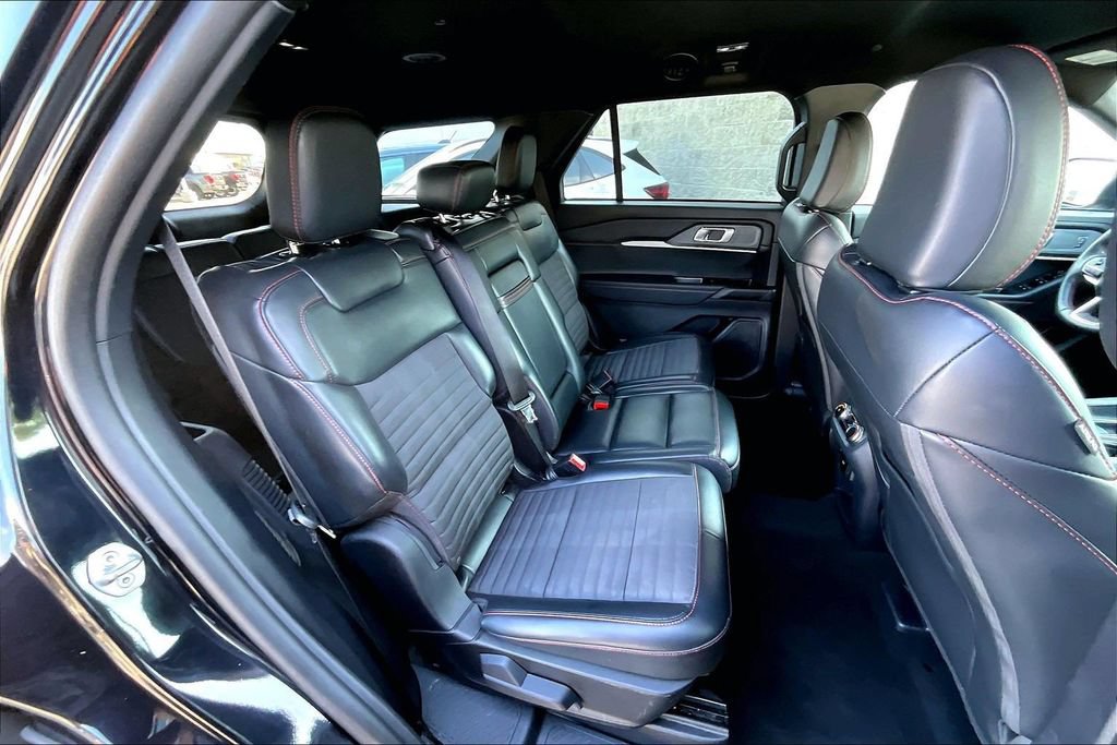 Certified 2025 Ford Explorer ST-Line w/ ST-Line Street Pack AWD/4WD image 25