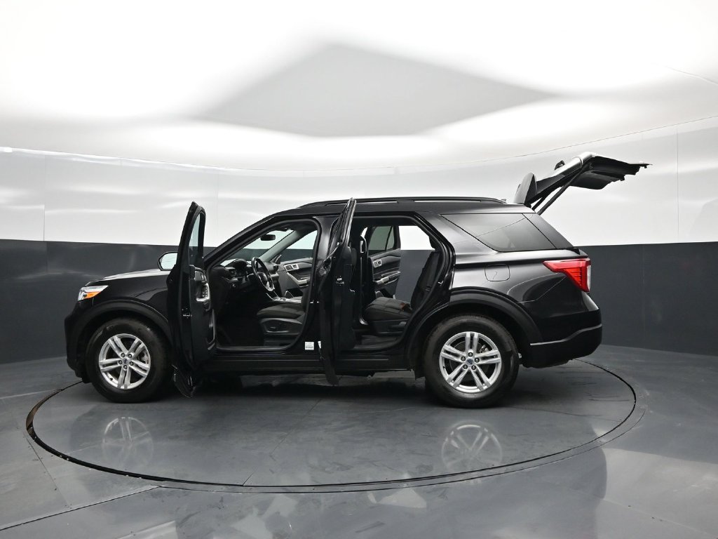 Certified 2024 Ford Explorer XLT RWD image 36